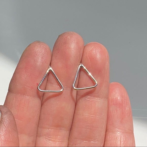925 Sterling Silver Triangle Studs - Picture 5 of 7